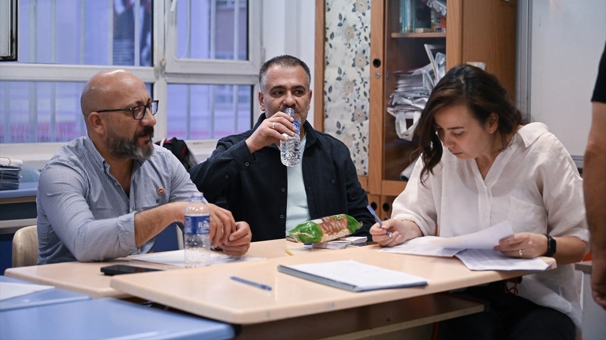 Türkiye genelinde oy sayımı iftarda kesintisiz devam etti