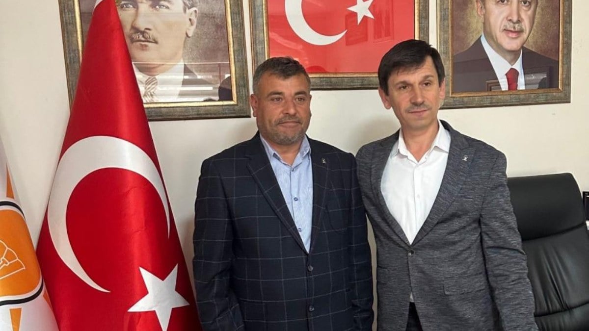 Yeniden Refah Partisi’ne istifa şoku: AK Parti’ye geçtiler