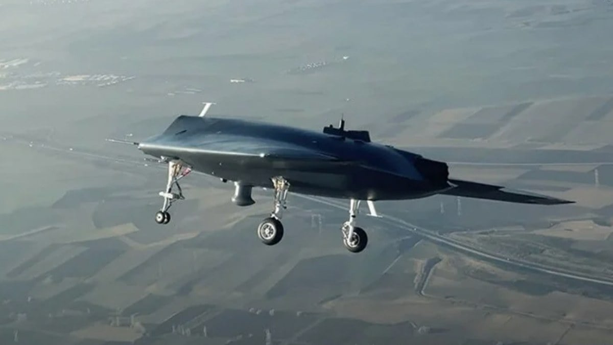 Yenilendi, hızlandı! Türkiye’nin yeni avcısı ANKA III üçüncü uçuşunda 2 saat havada kaldı