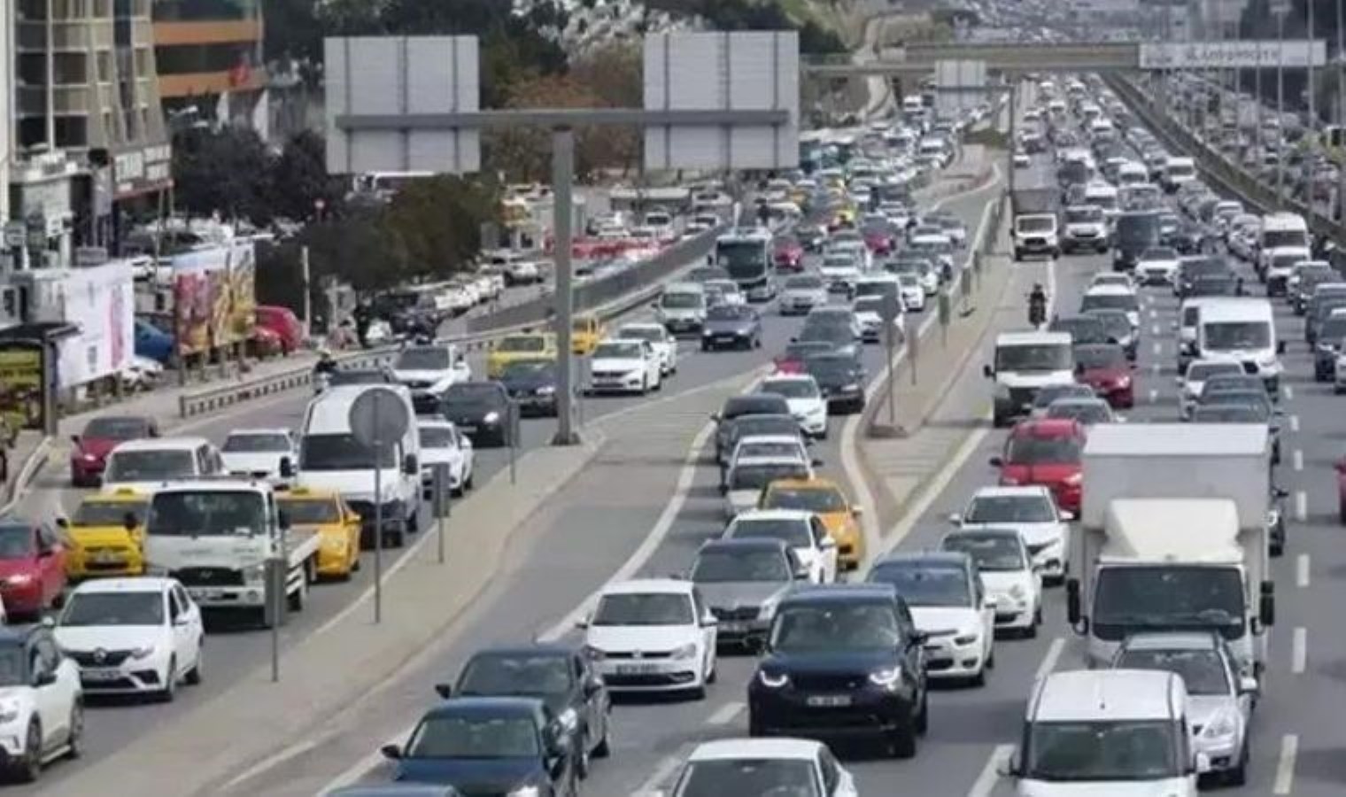 1 Mayıs’ta yollar kapalı mı? İstanbul’da 1 Mayıs Çarşamba hangi yollar kapalı? 1 Mayıs Personel Bayramı’nda alternatif güzergahlar…