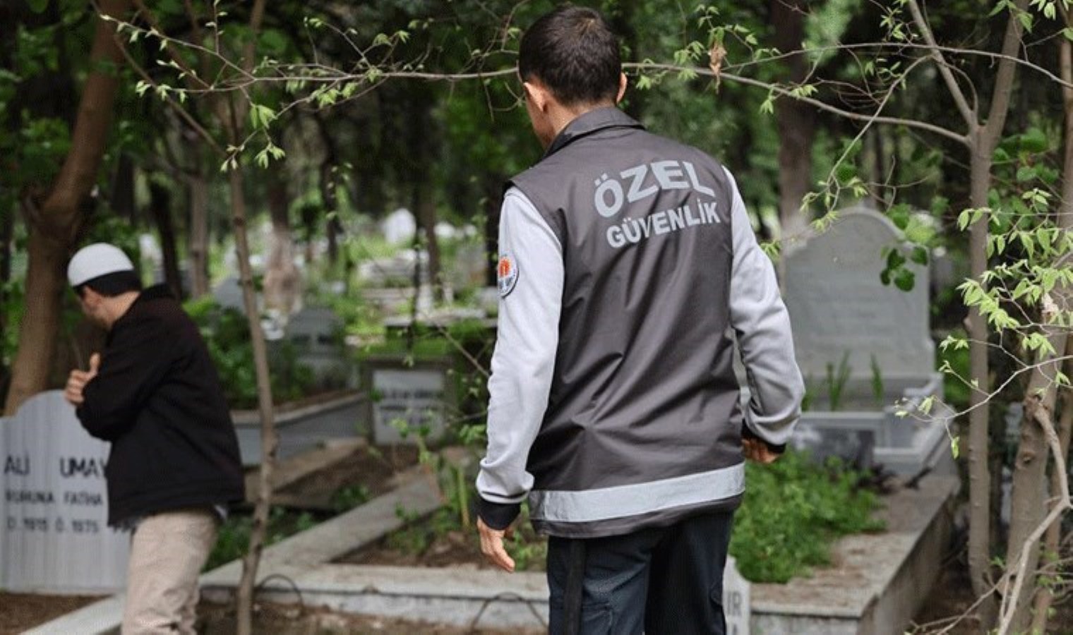 Adana’da mezarlıkta ‘Sahte hoca’ kontrolü