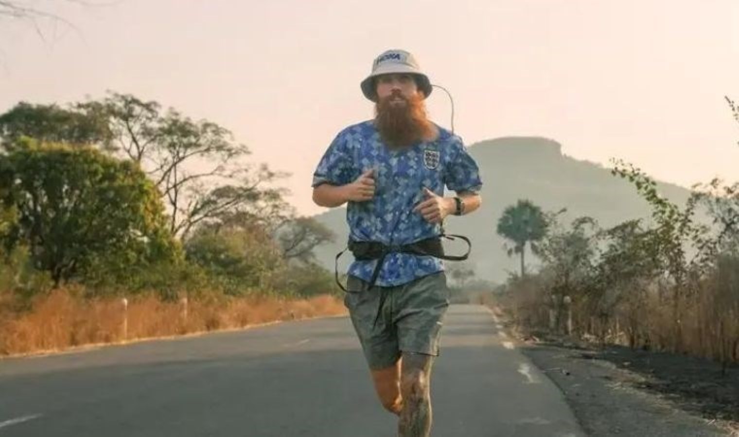 Afrika kıtasını 352 günde uzunluktan boya koştu