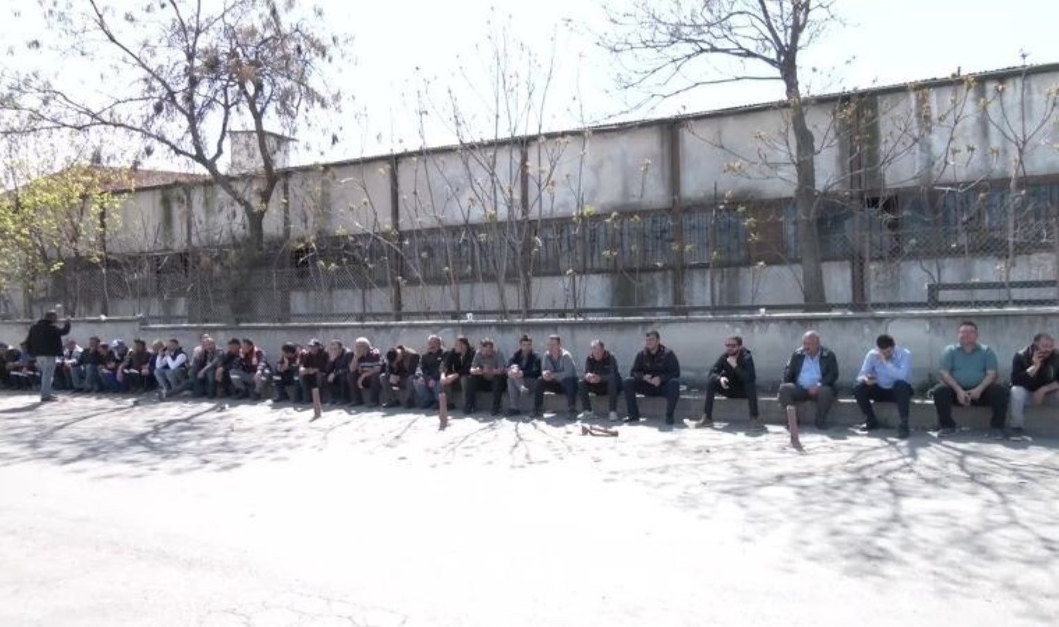 AKP’li Altındağ Belediye Başkanı ‘ayağının tozuyla’ geldi: Çalışanları bir SMS ile işten çıkardı!