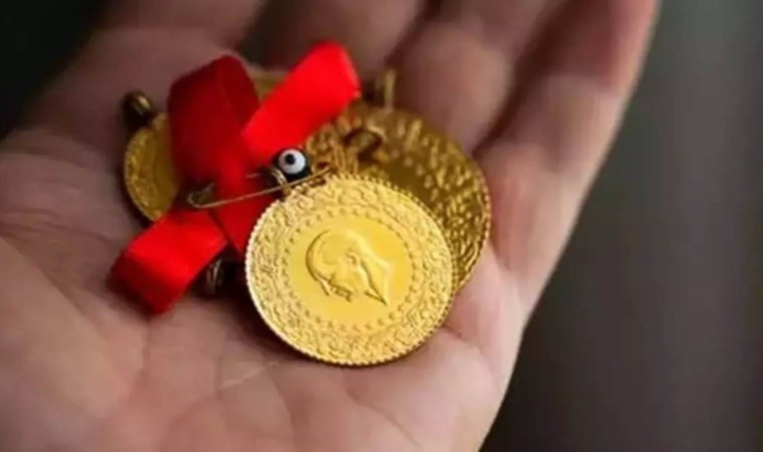 Altın fiyatları güne nasıl başladı? Gram altın, çeyrek altın, Cumhuriyet altını bugün ne kadar oldu? 30 Nisan 2024 altın fiyatları…