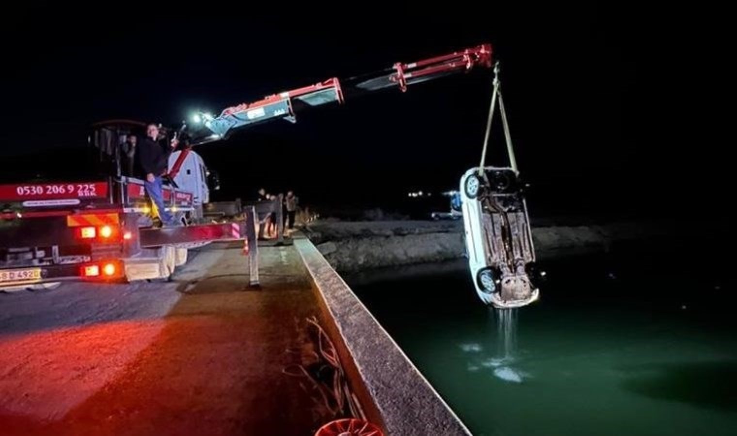 Araba köprüden suya uçtu: 1’i asker 2 meyyit