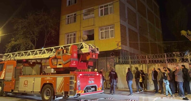 Avcılar’da 4 katlı binada yangın: 11 kişi mahsur kaldı!