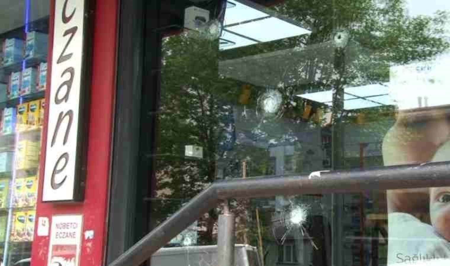 Bağcılar’da eczaneye silahlı akın