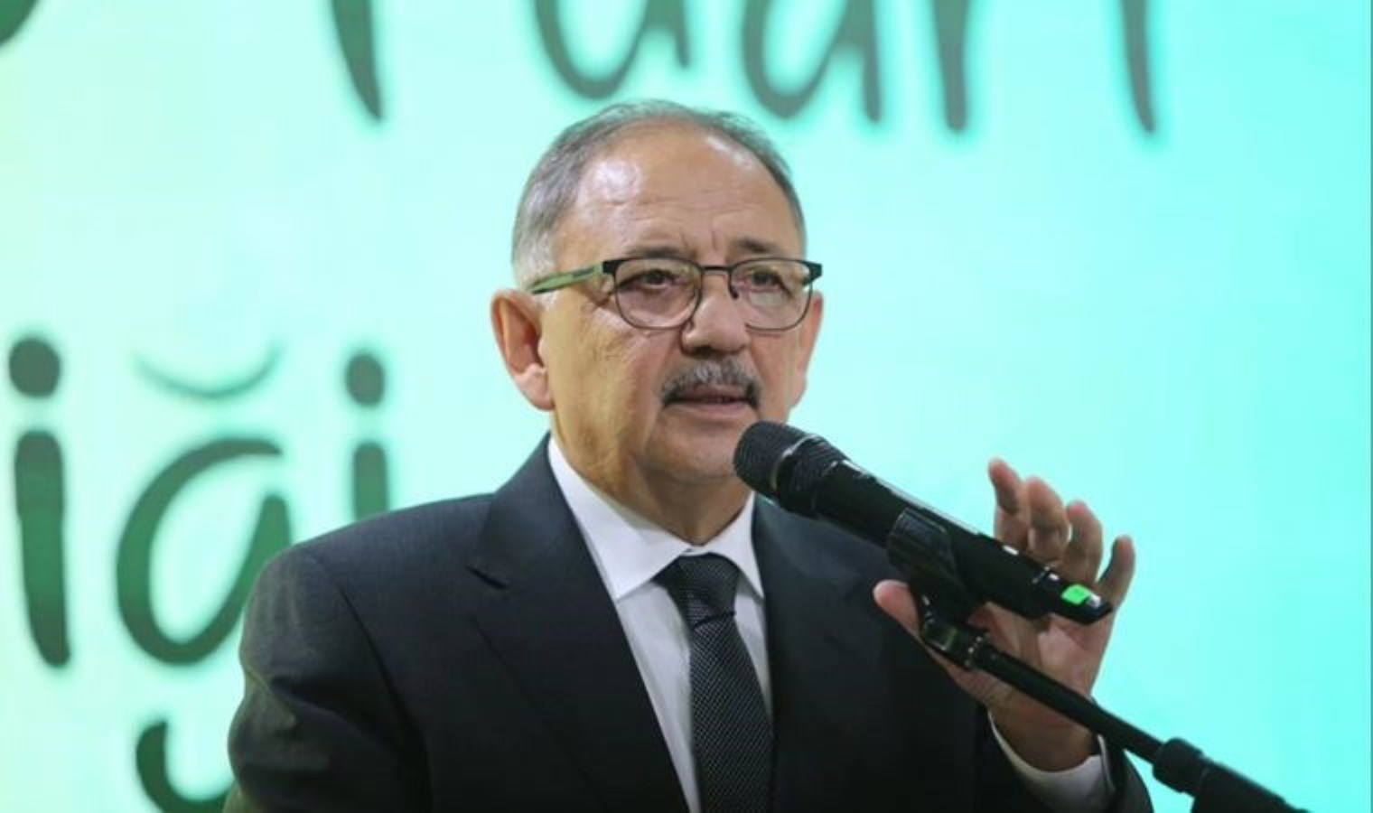 Bakan Özhaseki: Güçlü olmazsanız Doğu’daki geri toplumlara dönersiniz