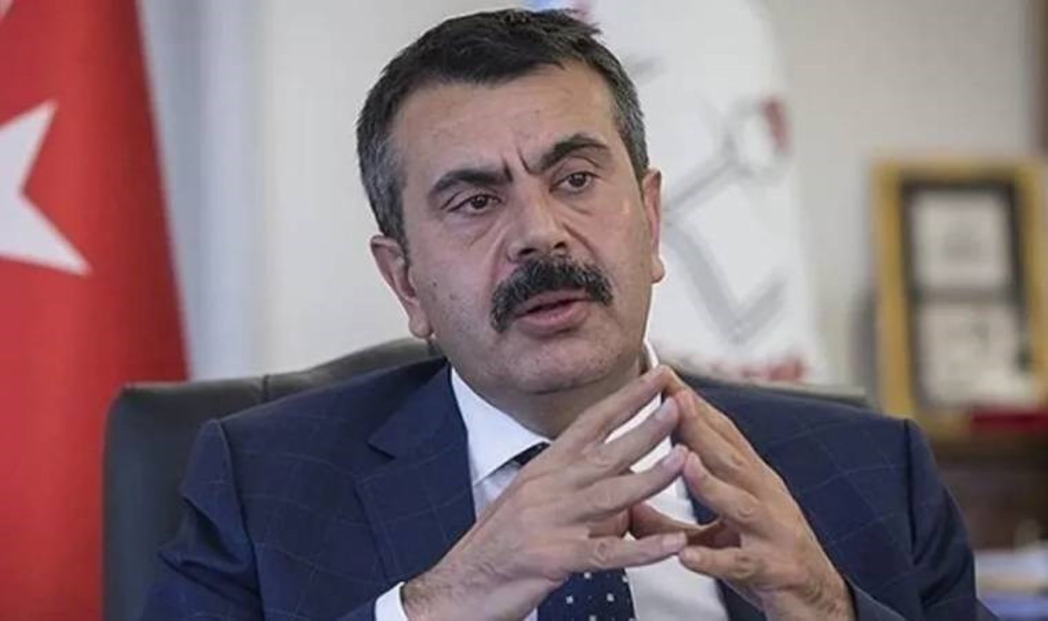 Bakan siyasete soyundu: Tekin, lokal seçim sonuçlarından İsrail’in şad olduğunu argüman etti