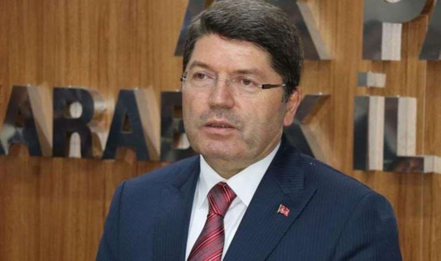 Bakan Tunç: ‘DEM Parti terörle ortasına aralık koyamazsa kapatma davası kaçınılmaz olur’