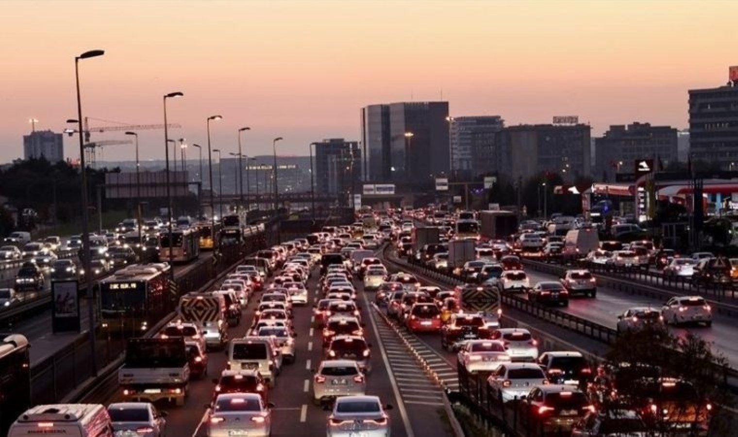 Bakan Yerlikaya: Bayramda 65 bin 600 çalışanla trafik denetimi yapılacak