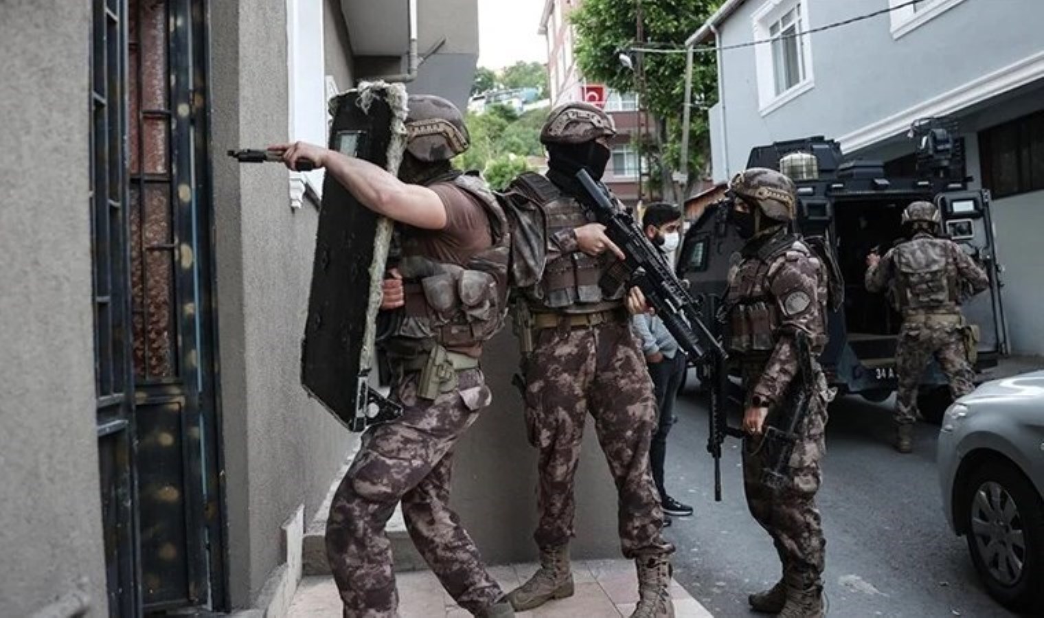 Bakan Yerlikaya duyurdu… 11 vilayette Bozdoğan-33 operasyonu: 58 kuşkulu yakalandı