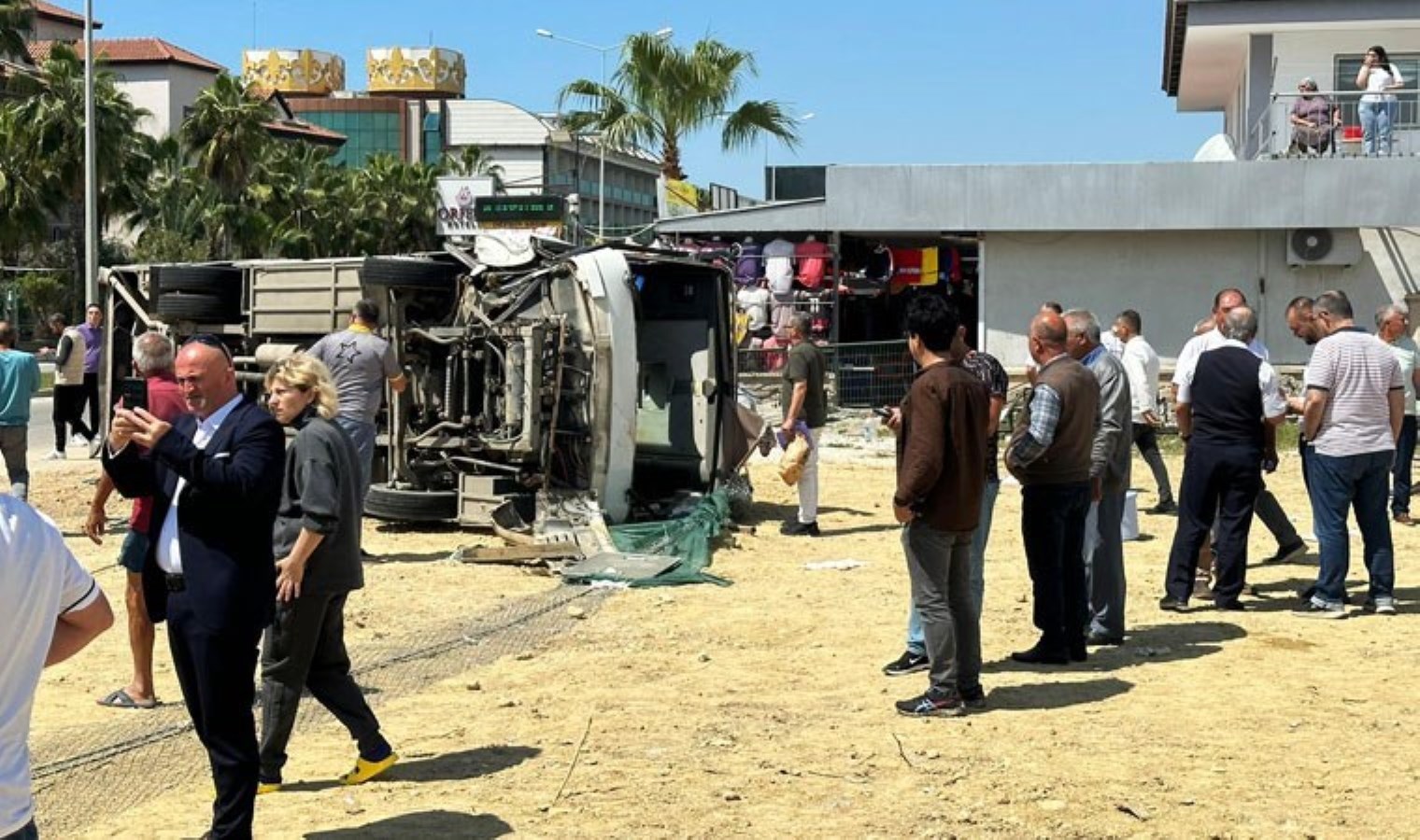 Bakan Yerlikaya duyurdu! Bayram tatilinin birinci 6 gününün acı tablosu açıklandı: 3 bin 706 trafik kazası, 48 can kaybı…