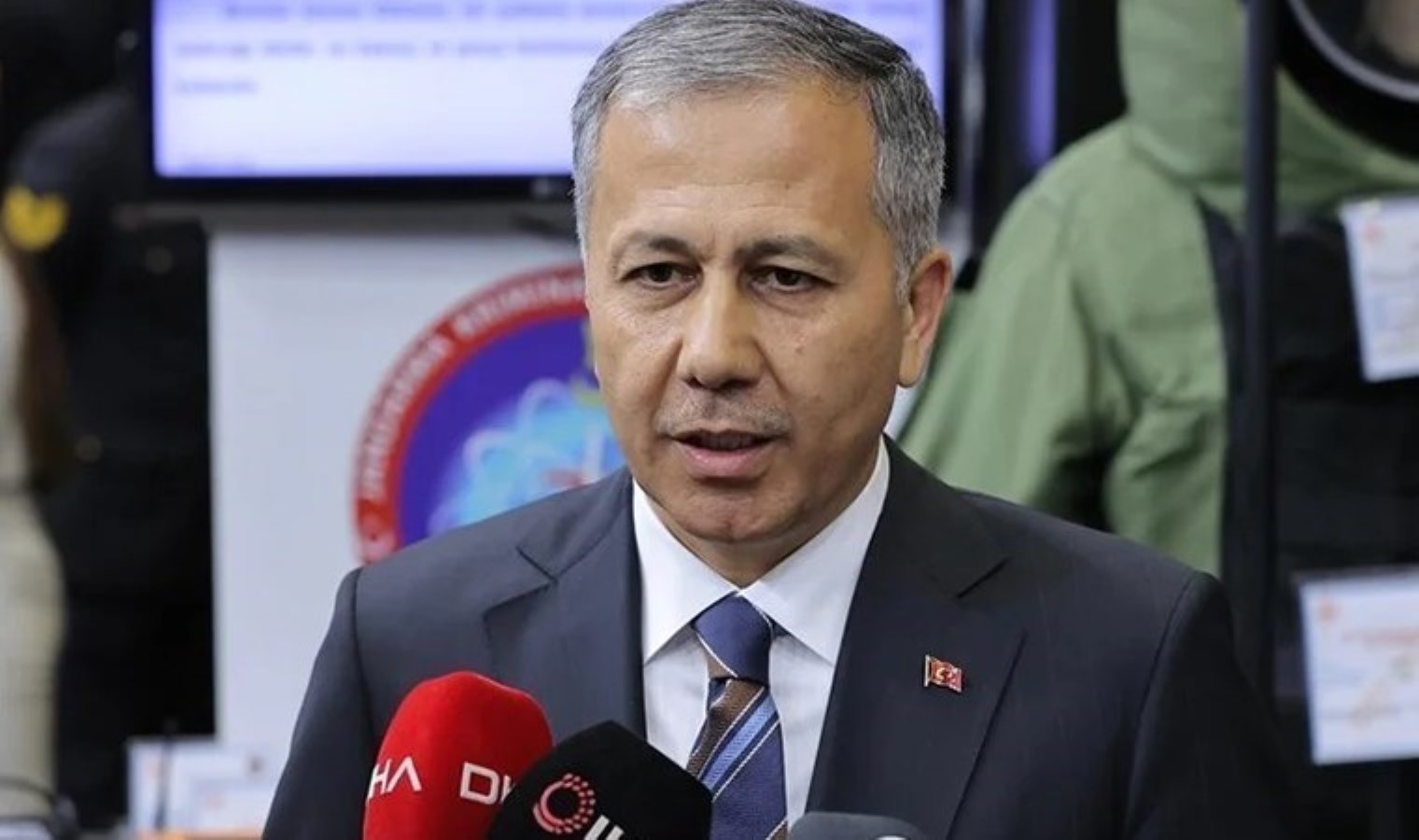 Bakan Yerlikaya duyurdu: ‘Narkoçelik-12’ operasyonlarında onlarca gözaltı!