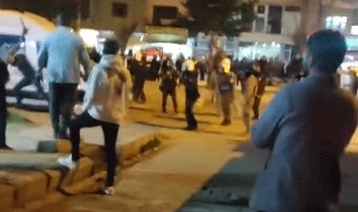 Belediye YRP’den AKP’ye geçti: Aksiyonlarda 14 kişi gözaltına alındı