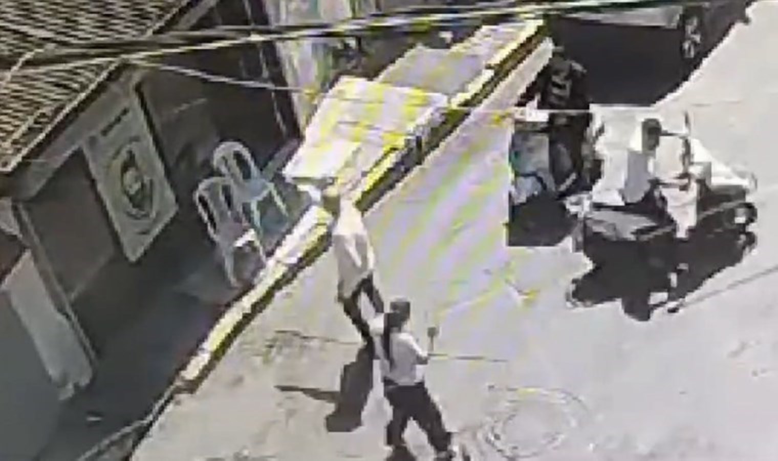 Beyoğlu’nda tıraş fiyatı tartışması! Berber dükkanına kurşun yağdırdı: ‘100 lira için vurulacaktık…’