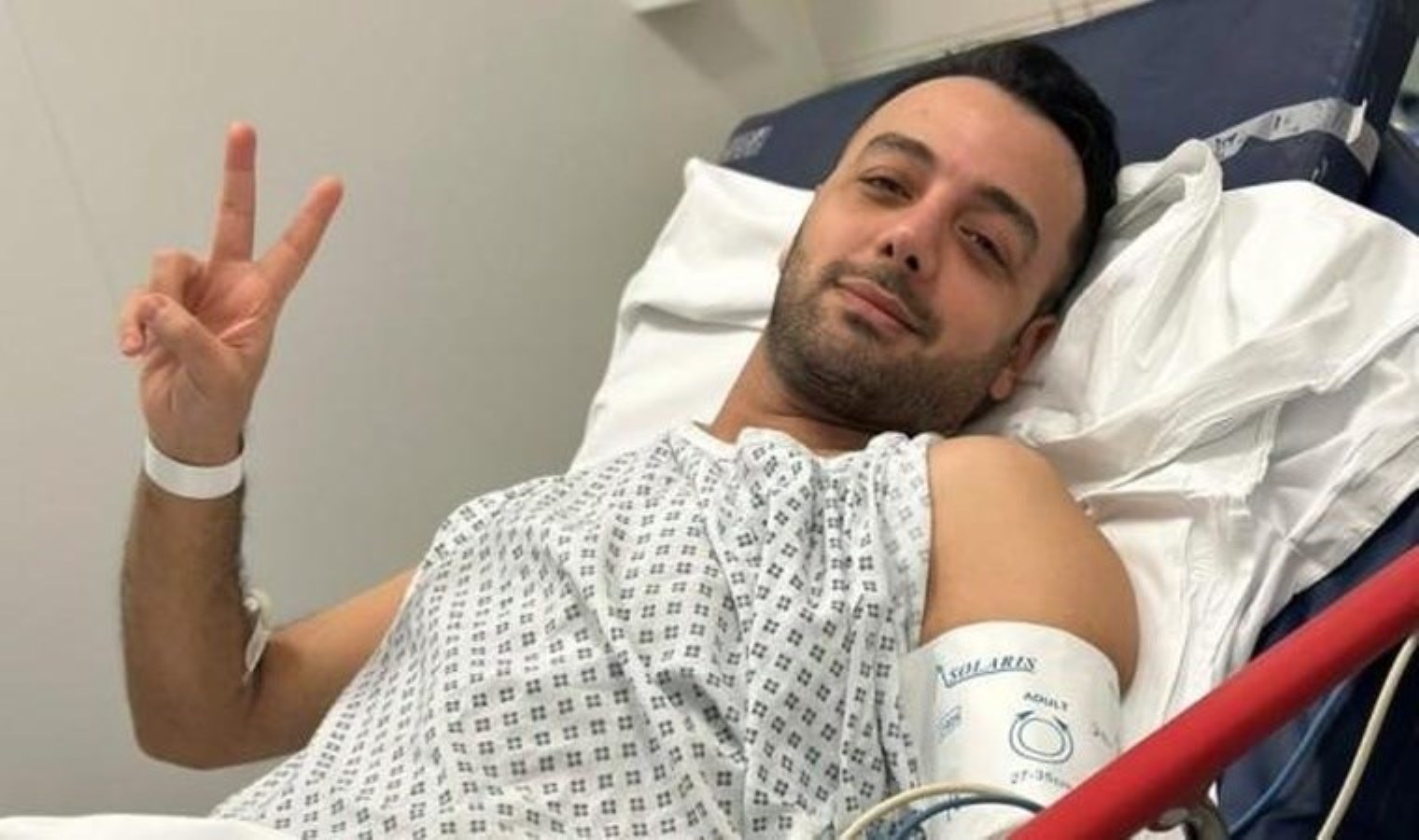 Bıçaklanan İranlı gazeteci, ülkesini suçladı: ‘Devlet dayanaklı saldırı’