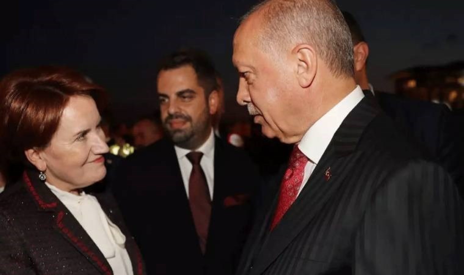 Bir rica da Erdoğan’dan: Bahçeli’den sonra cumhurbaşkanı da Akşener’e ‘Partinin başında kal’ daveti yaptı