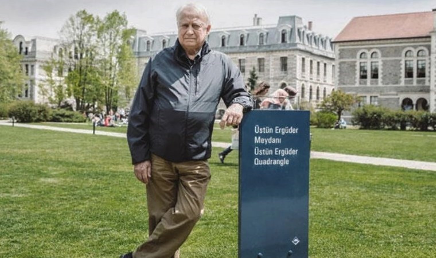 Boğaziçi Üniversitesi’nin seçimle misyona gelen birinci rektörü Üstün Ergüder okula alınmadı