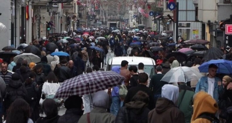 Boykot daveti Beyoğlu’nda karşılık bulmadı: ‘Önce doların aşağı inmesi lazım’