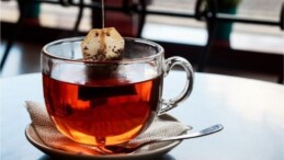 Çay poşetlerini değerlendirmenin 10 yaratıcı yolu: Artık kullanılmış poşet çayları çöpe atmayacaksınız…