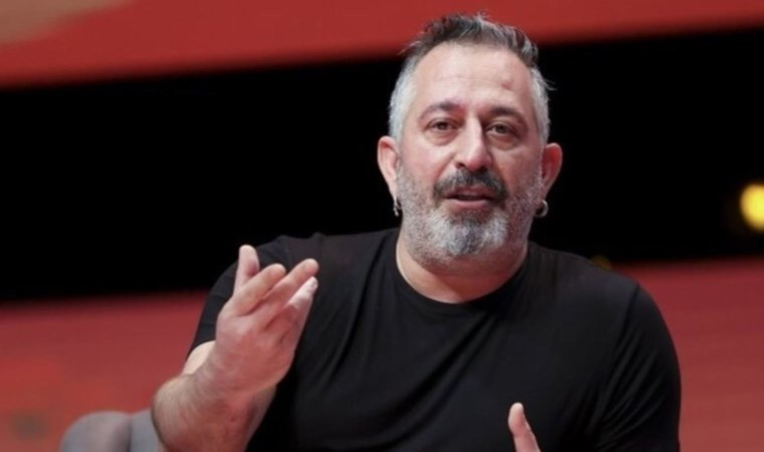 Cem Yılmaz uzun hayatının sırrını paylaştı: ‘Quantum ve çok az zencefil…’