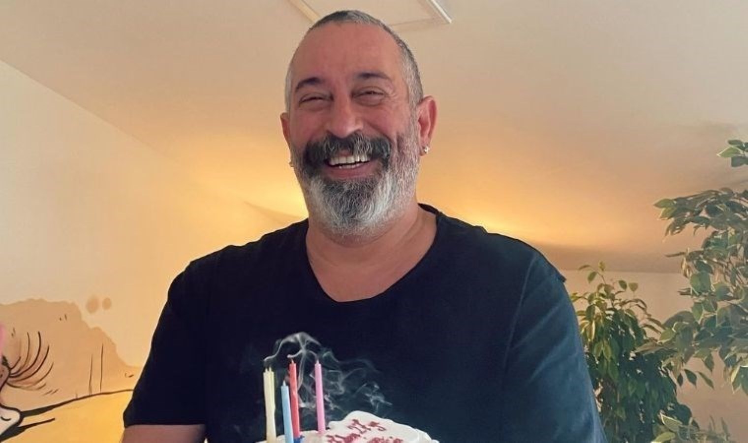 Cem Yılmaz’ın ismi artık gökyüzünde: Doğum gününde ‘yıldız’ ikram edildi