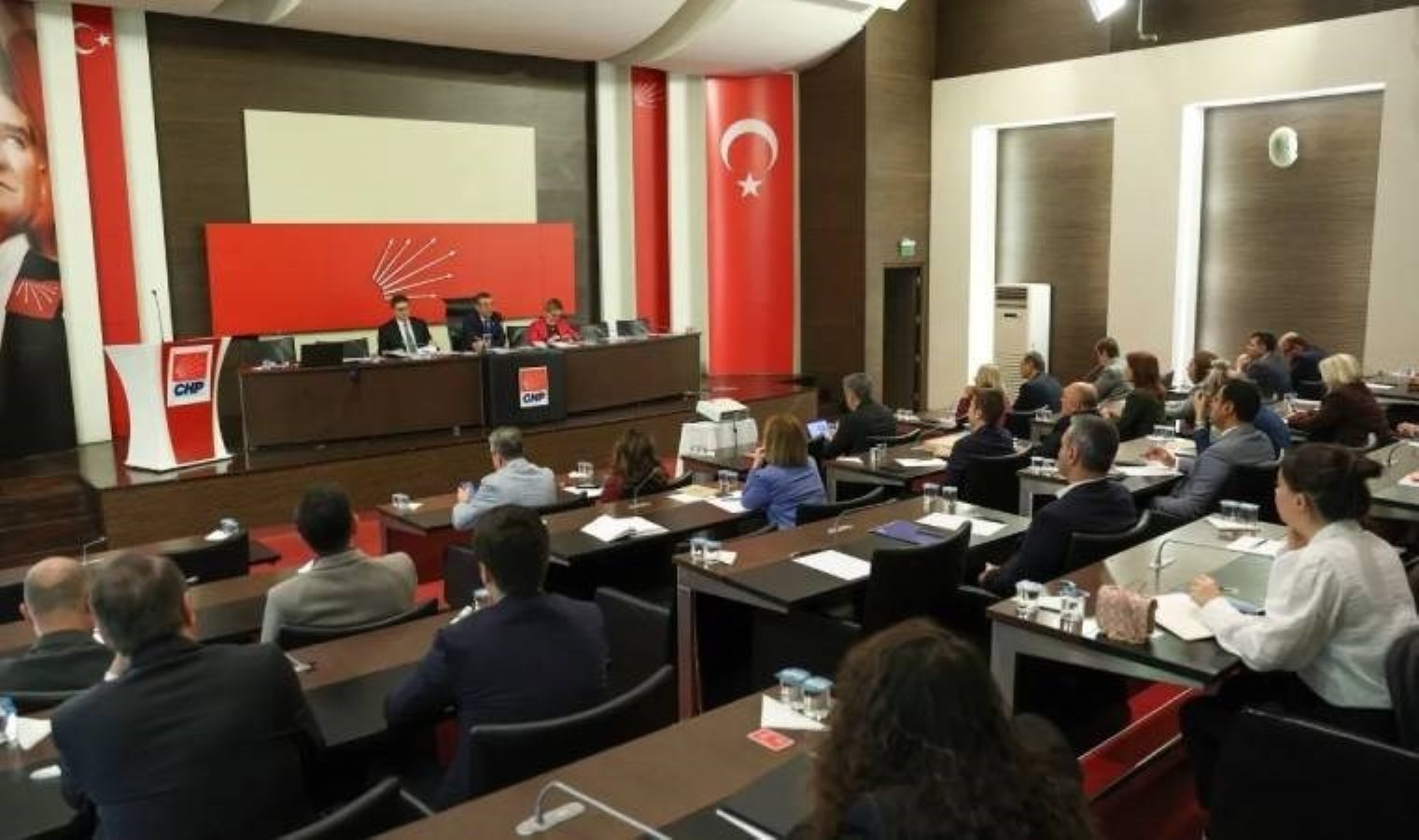 CHP kurmayları çalışmaların hızlanacağını ve alanda kalacaklarını söyledi: Toplumsal muhalefete öncülük edeceğiz