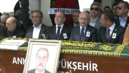 CHP lideri Özel ve Kılıçdaroğlu CHP TBMM Küme Müdürü Bayraktar’ın cenaze namazını birlikte kıldı