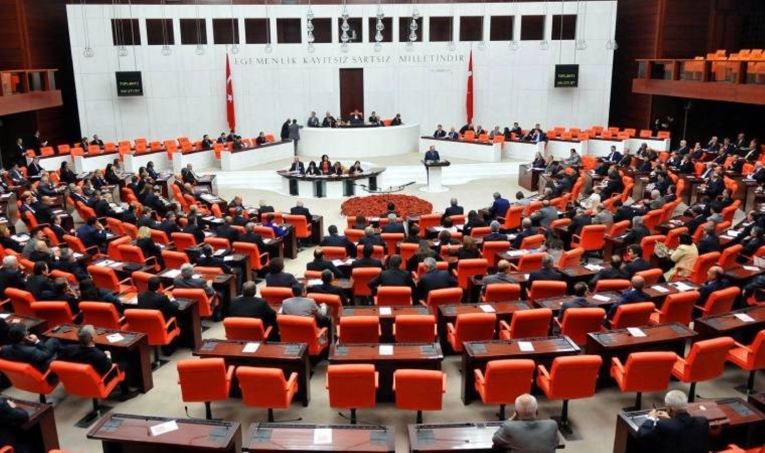 CHP’de üç küme başkanvekili TBMM Başkanlığı’na ortak imzalı yasa teklifi verdi: ‘Asgari fiyata üç ayda bir zam’