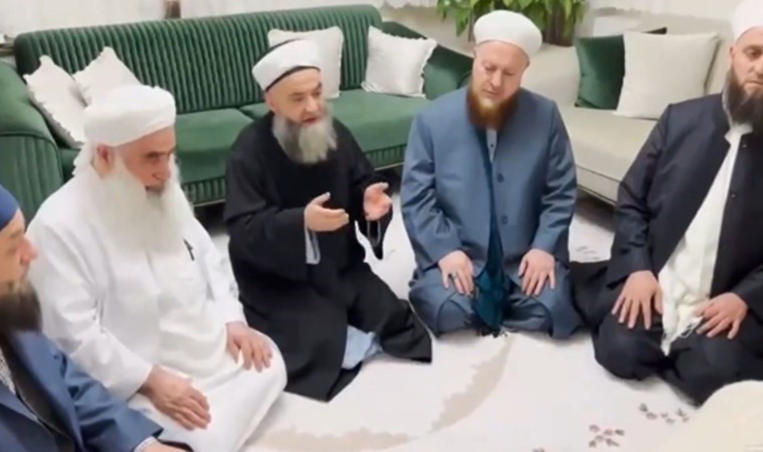 ‘Cübbeli Ahmet’, Hasan Kılıç’ın cenazesinden evvel yeni ‘şeyh’i ilan etti: Kime