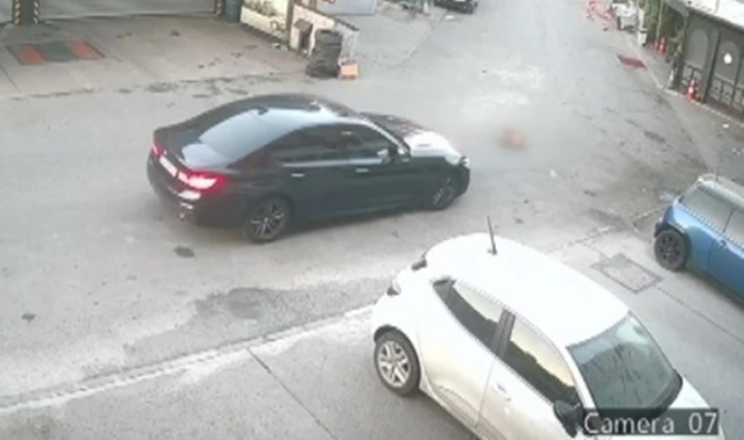 Dehşet anları… Köpeği ezip kaçtı!