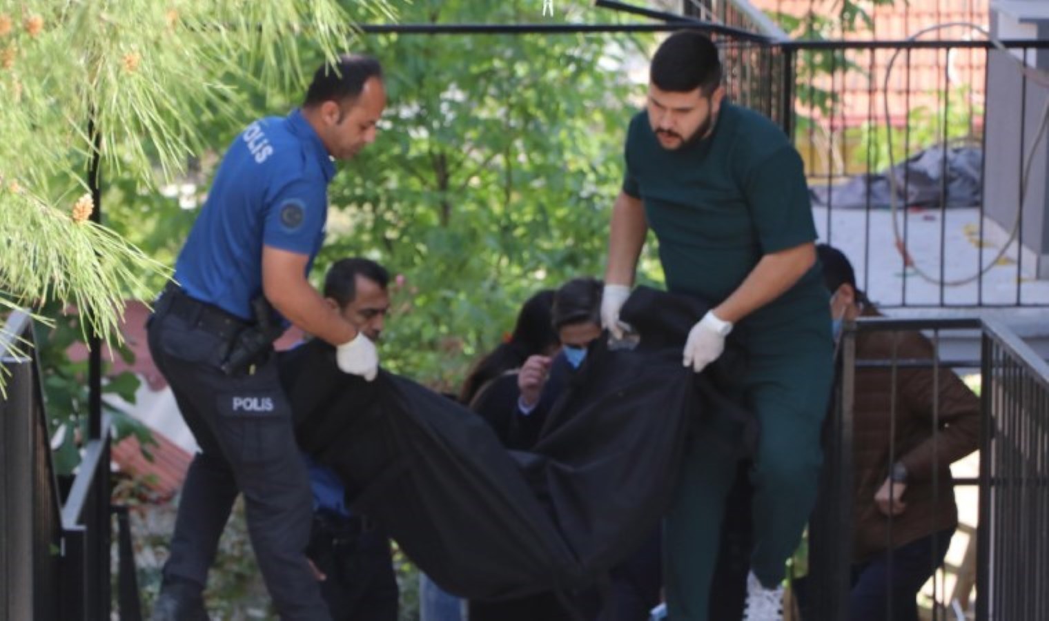 Denizli’de kuşkulu vefat: Kolonya karışımlı içecek içen şahsın cansız vücudu bulundu