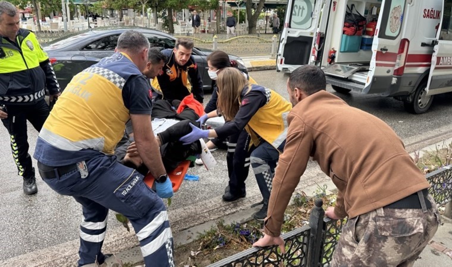 Edirne’de motosiklet kazası: Şoför ve yaya yaralandı!