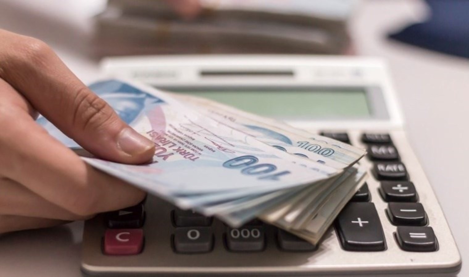 ‘Ek zam’ gelmezse emekli yeniden aç kalacak