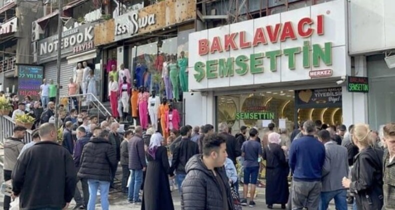 Emekli ucuz baklava kuyruğunda