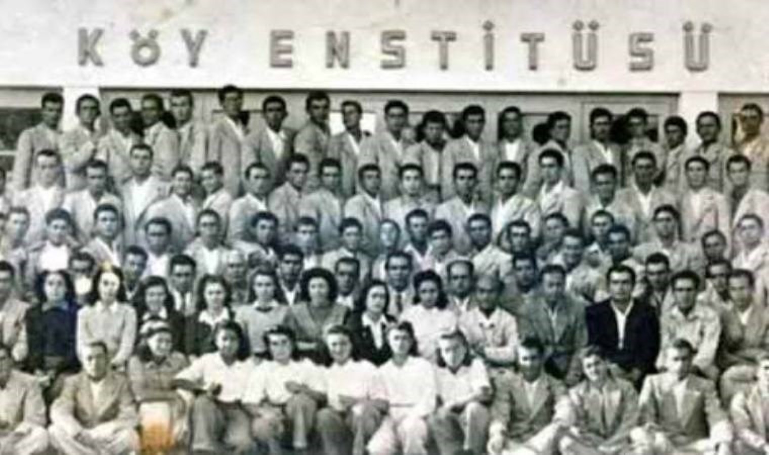 ‘Enstitüleri kapatanlar imam hatip okullarını açtı’