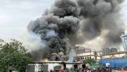 Esenyurt’ta fabrika yangını: 2 saat sonra denetim altına alındı