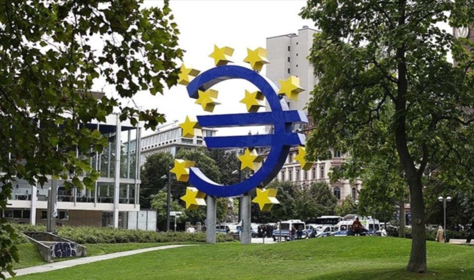 Euro bölgesinde inşaat üretimi yükseldi