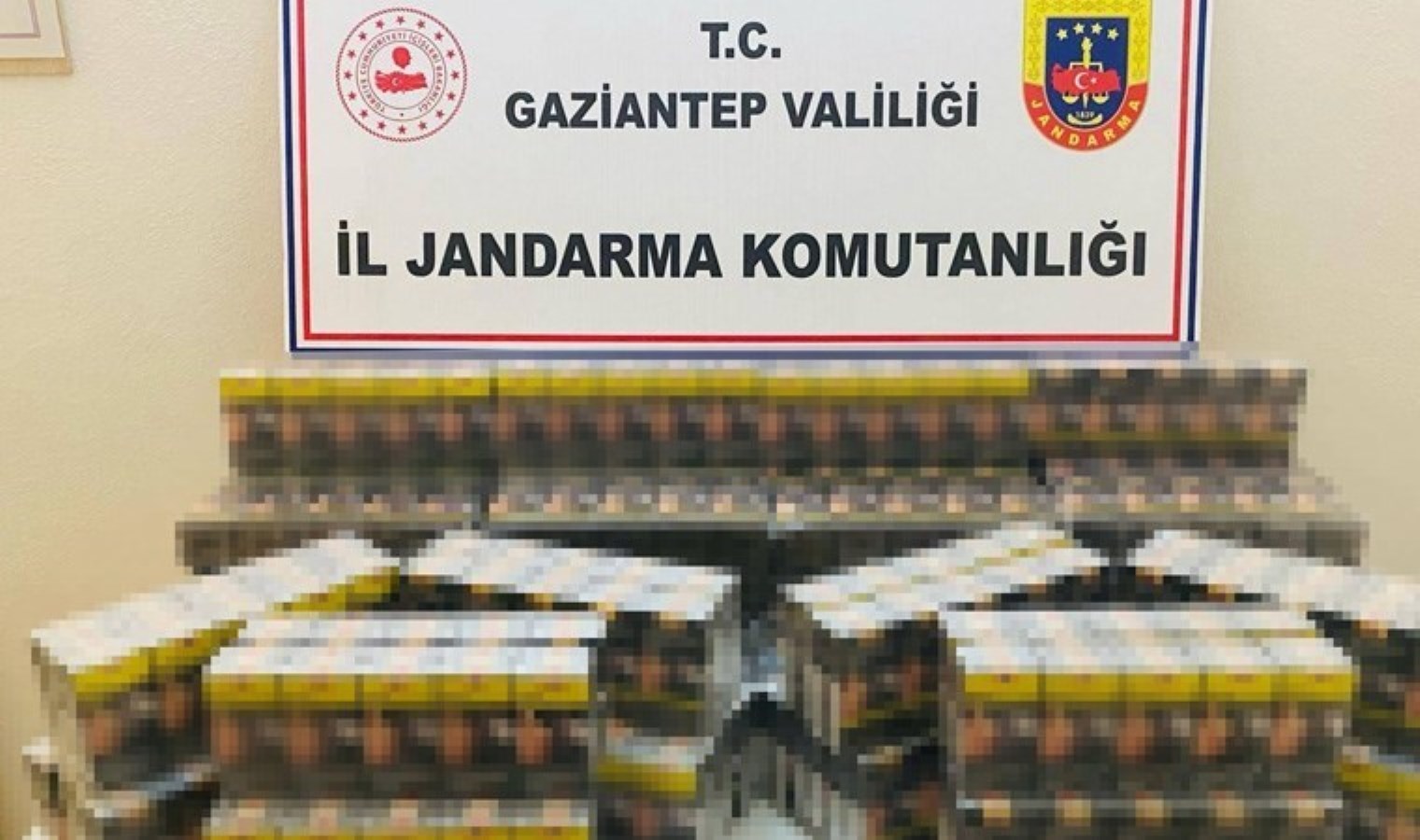 Gaziantep’te 1,5 milyon TL bedelinde kaçak sigara ve çay ele geçirildi