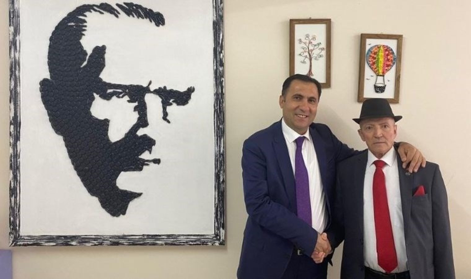 Geri dönüşüm gereçleriyle yapılan Atatürk portresi büyük beğeni topladı