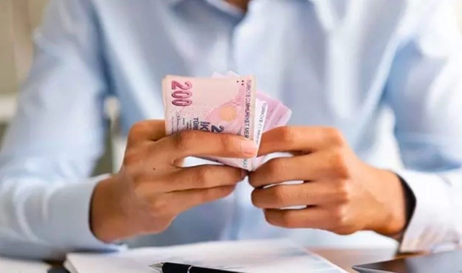 Giysi yardımları eridi: ‘Krizin faturası memurlara kesildi’