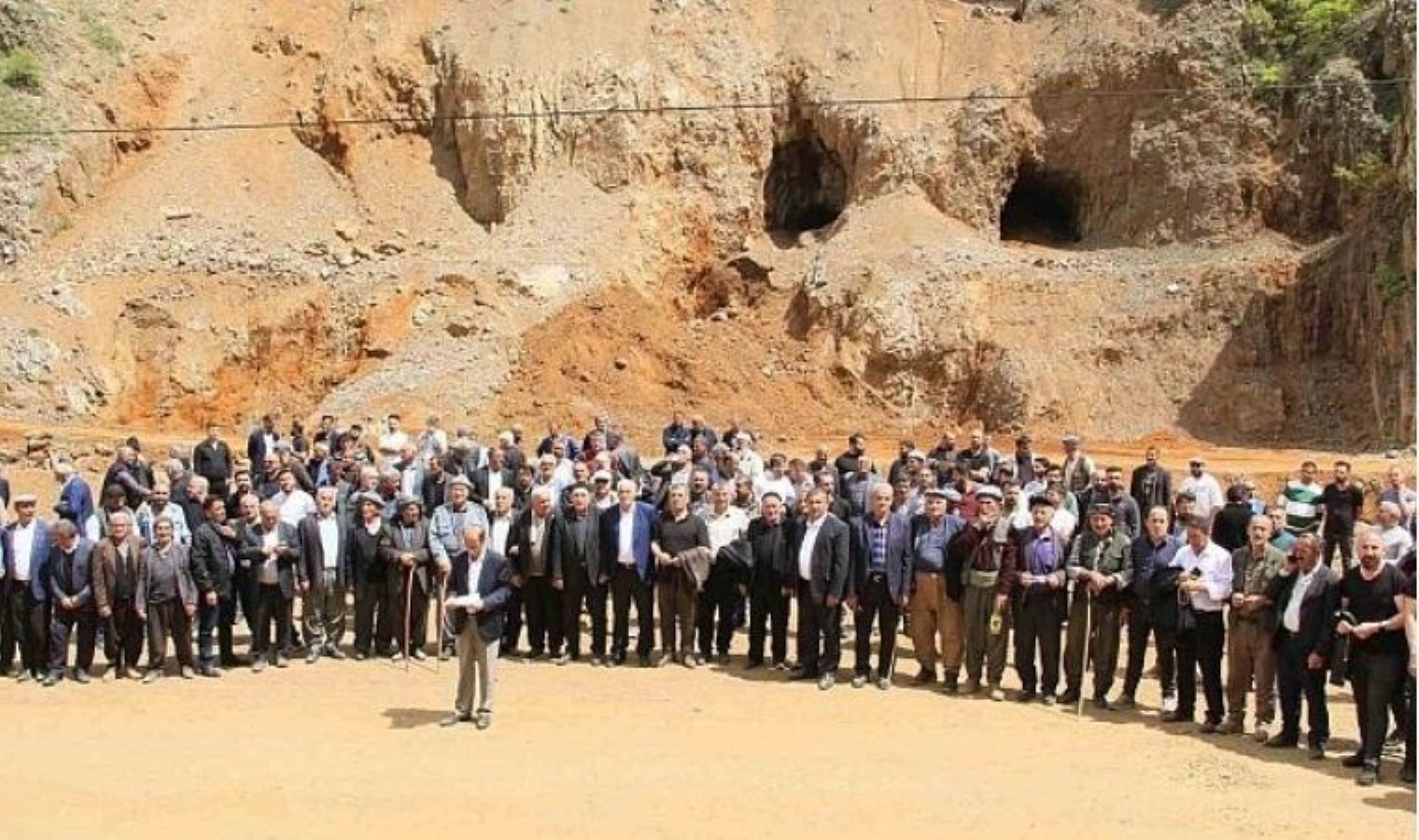 Hakkâri Kavaklı köyü sakinleri hayat alanlarının tahrip edilmesine karşı isyanda: Madene karşı hareket başlattılar