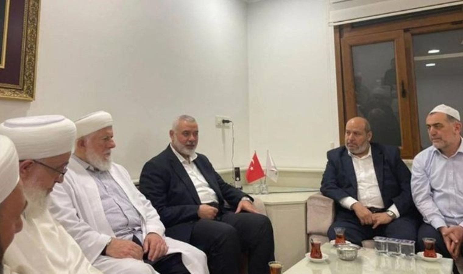 Hamas lideri Haniye İsmailağa Cemaati’ne taziye ziyaretinde bulundu