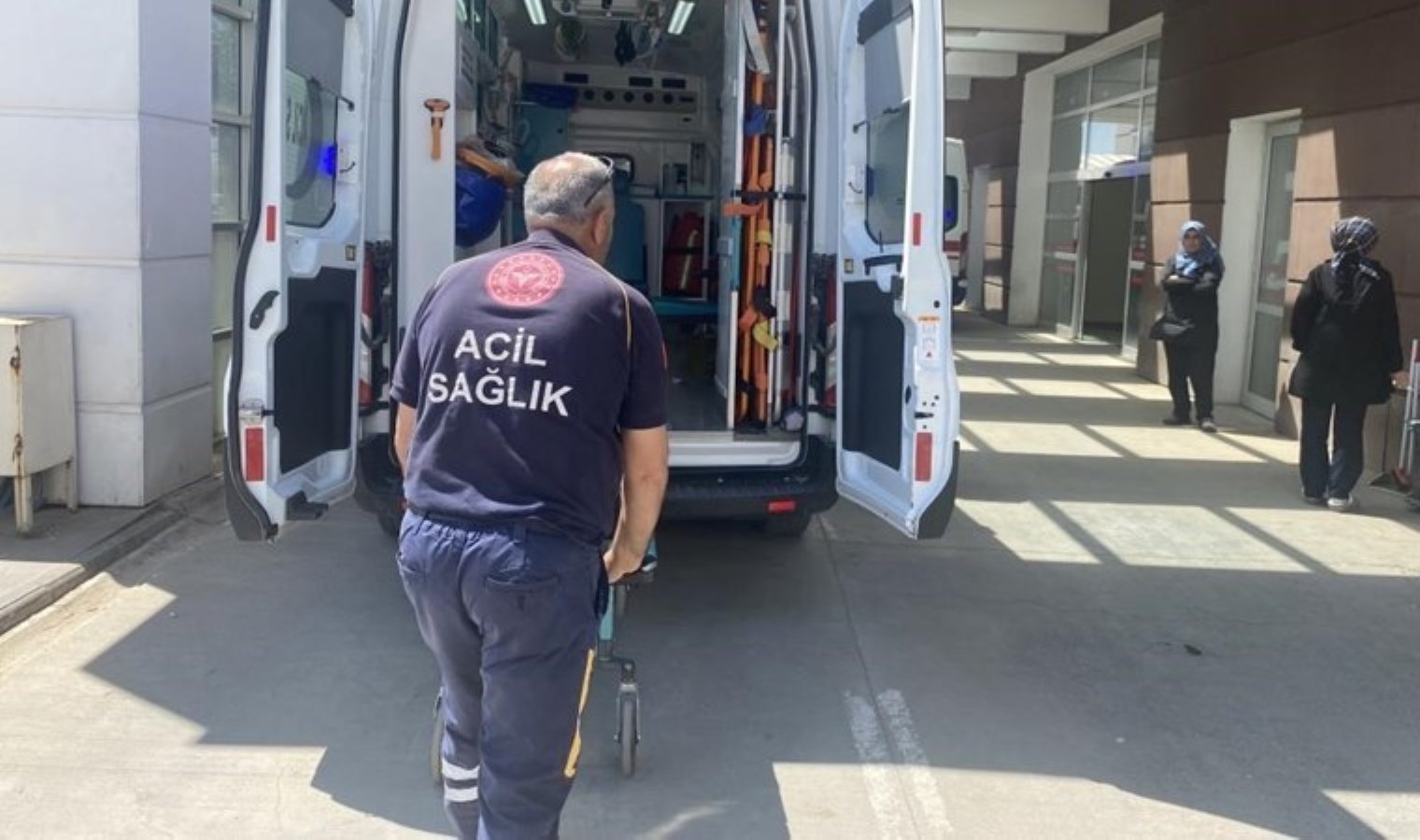 İki kardeşe sokak ortasında saldırı!