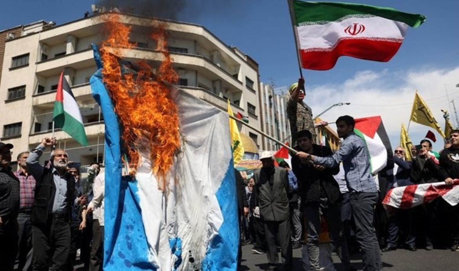 İran-İsrail tansiyonu artıyor, Orta Doğu’yu neler bekliyor?