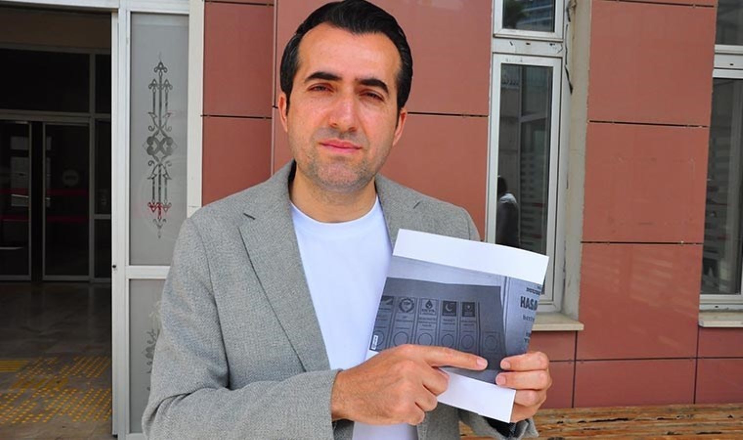 İsmi oy pusulasına küçük harfle yazıldığı gerekçesiyle seçime itiraz etti