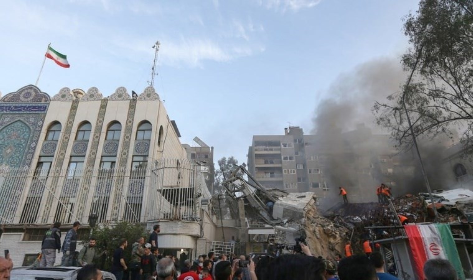 İsrail, İran konsolosluğunu gaye almıştı: Meyyit sayısı 10’u aştı