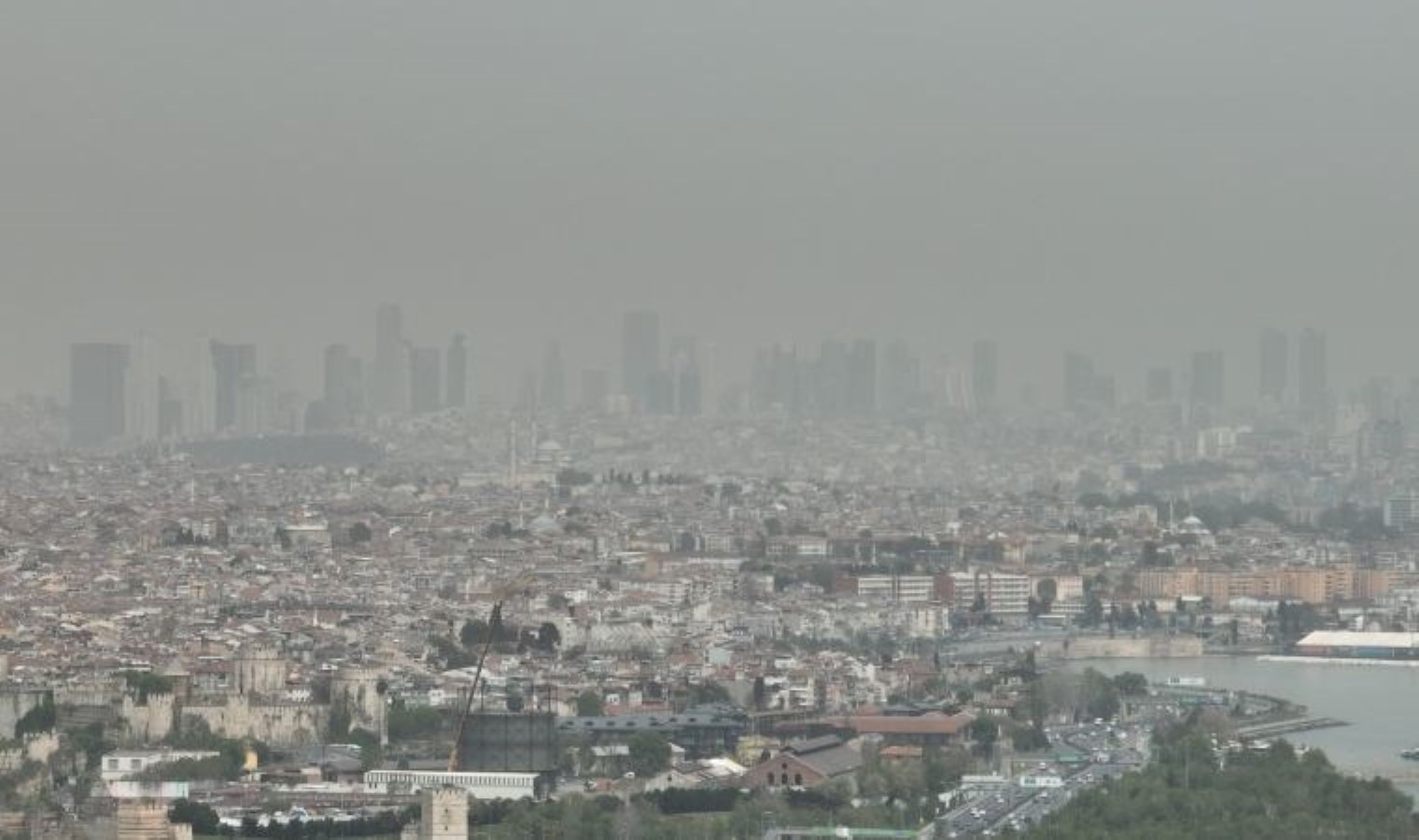 İstanbul’da çöl tozları hayatı olumsuz etkiliyor: Uzmanlardan ‘maskesiz çıkmayın’ uyarısı