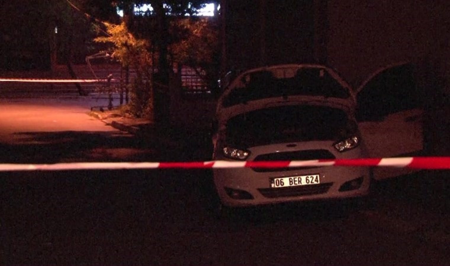 İstanbul’da kan donduran olay… Tiner içip, kendini ateşe verdi: Araç içinde meyyit bulundu